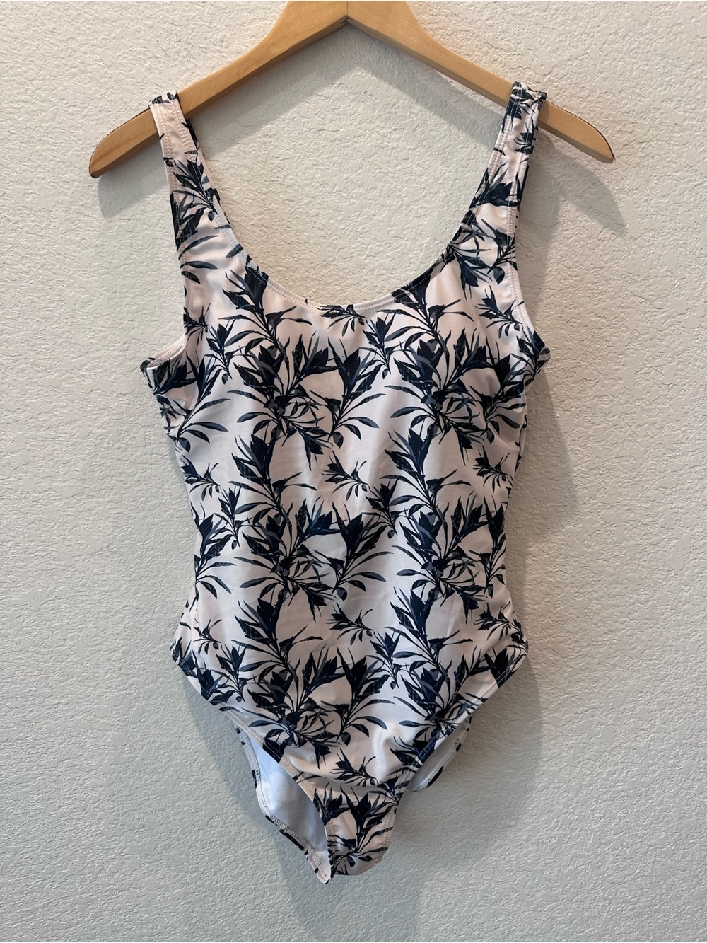 Nicole Miller Studio One-Piece Swimsuit Blue & White Tropical Leaf Print size L